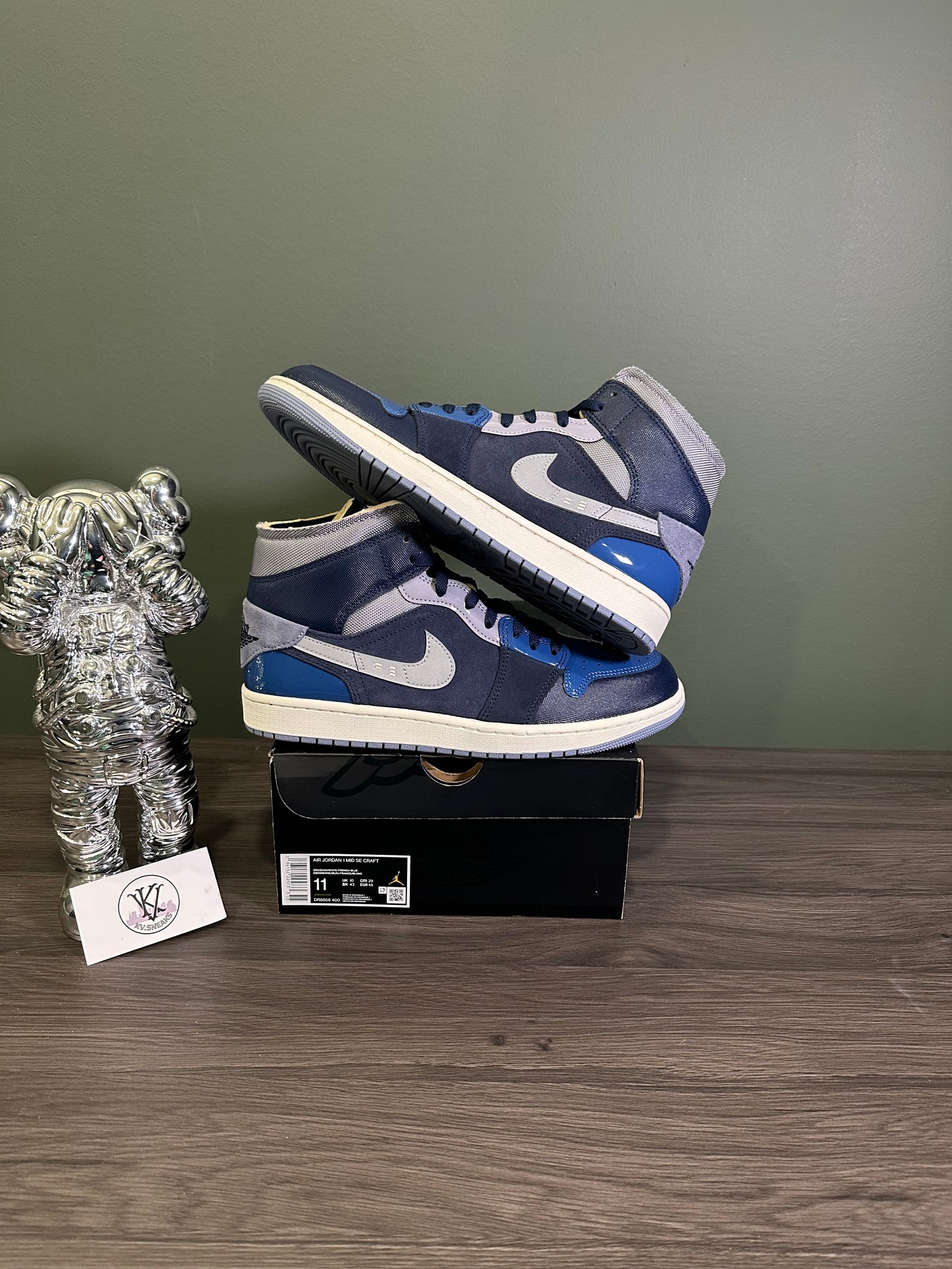 Jordan 1 Mid Craft Obsidian French Blue