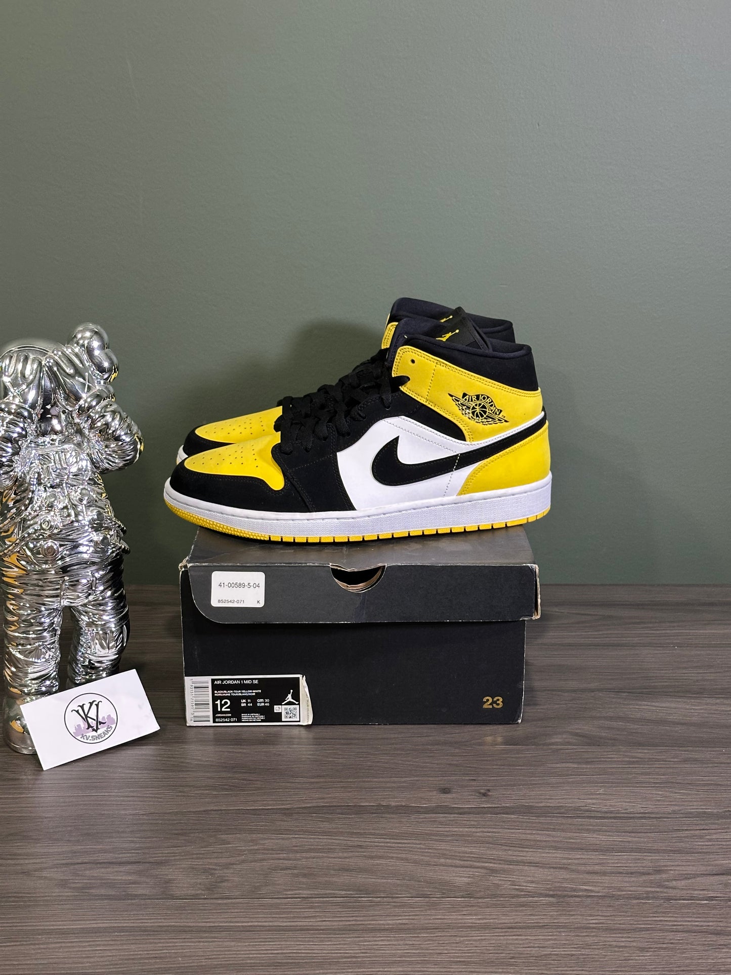 Jordan 1 Mid Yellow Toe Black
