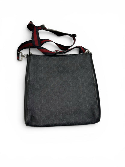 GUCCI LARGE GG SUPREME BLACK MESSENGER BAG