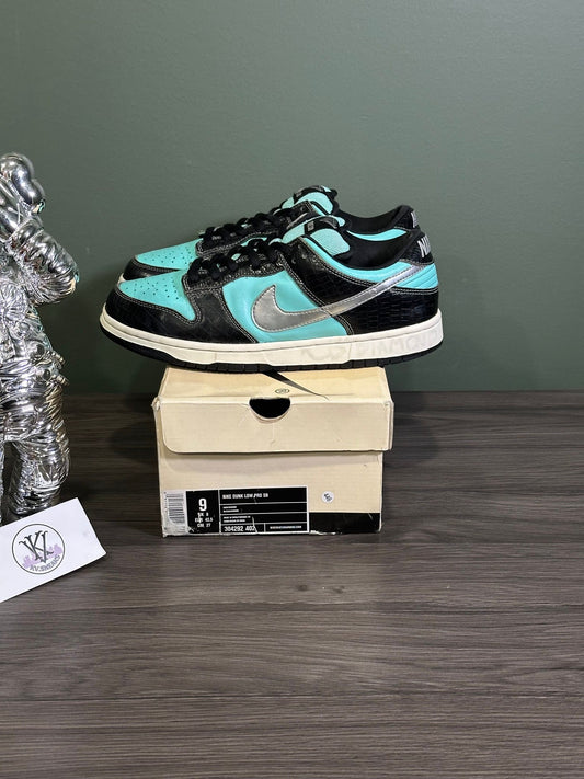 DUNK LOW SB DIAMOND SUPPLY CO. (SIGNED)