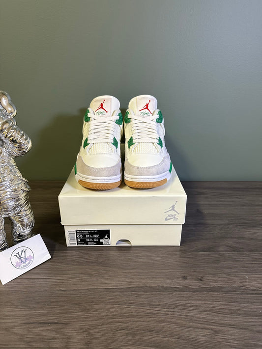 Jordan 4 Retro SB Pine Green