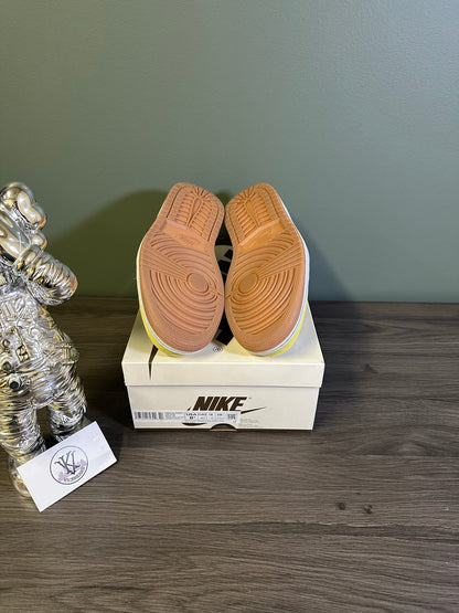 Jordan 1 Retro Low OG SP Travis Scott Canary (Women's)