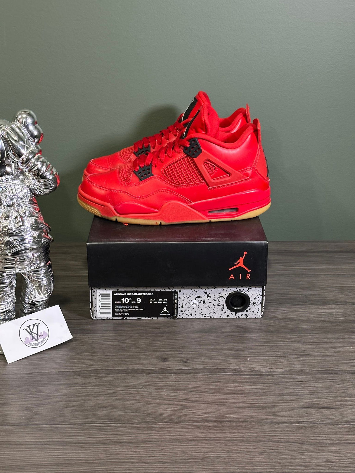 Jordan 4 Retro Fire Red Singles Day (2018) (Women's)