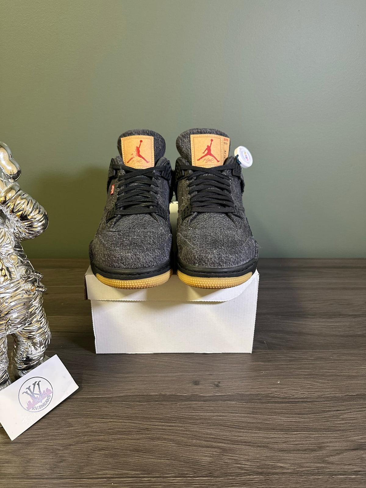 Jordan 4 Retro Levi's Black (Levi's Tag)