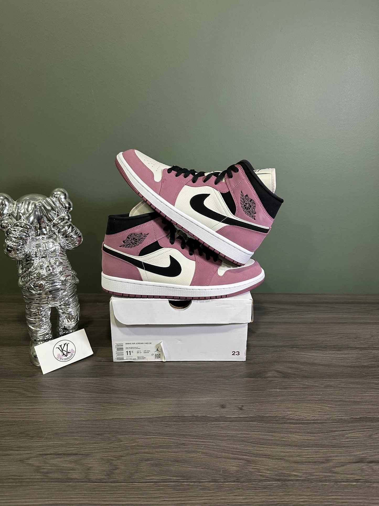 Jordan 1 Mid SE Light Mulberry