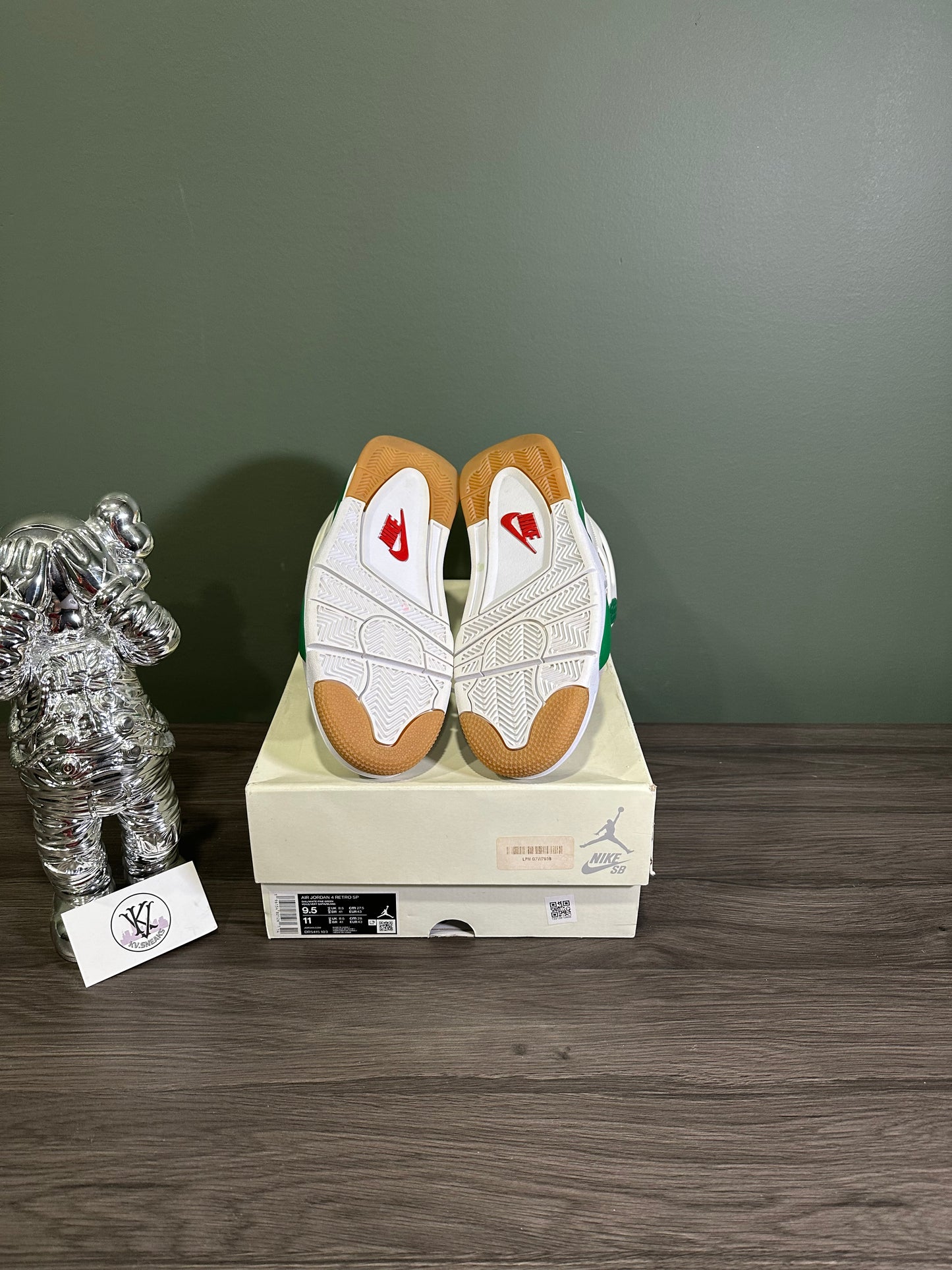 Jordan 4 SB Pine Green