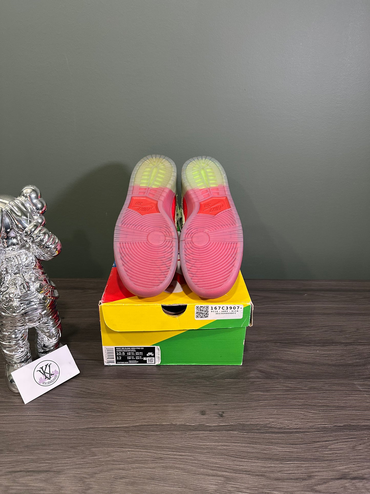 Dunk High SB Strawberry Cough