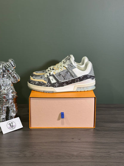 Louis Vuitton Trainer Grey White Monogram