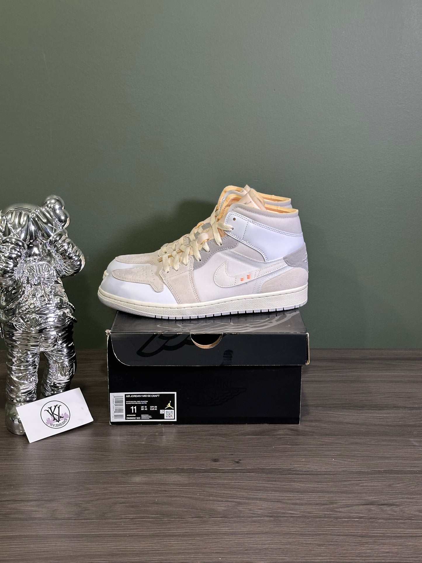Jordan 1 Mid SE Craft Inside Out White Grey