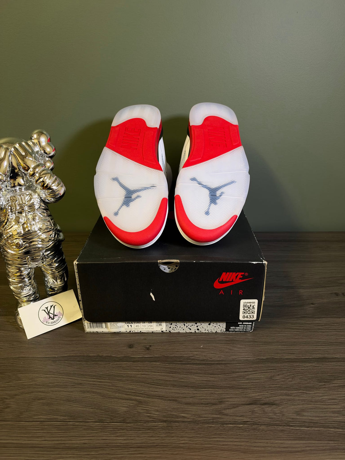 Jordan 5 Retro Fire Red Black Tongue (2025)