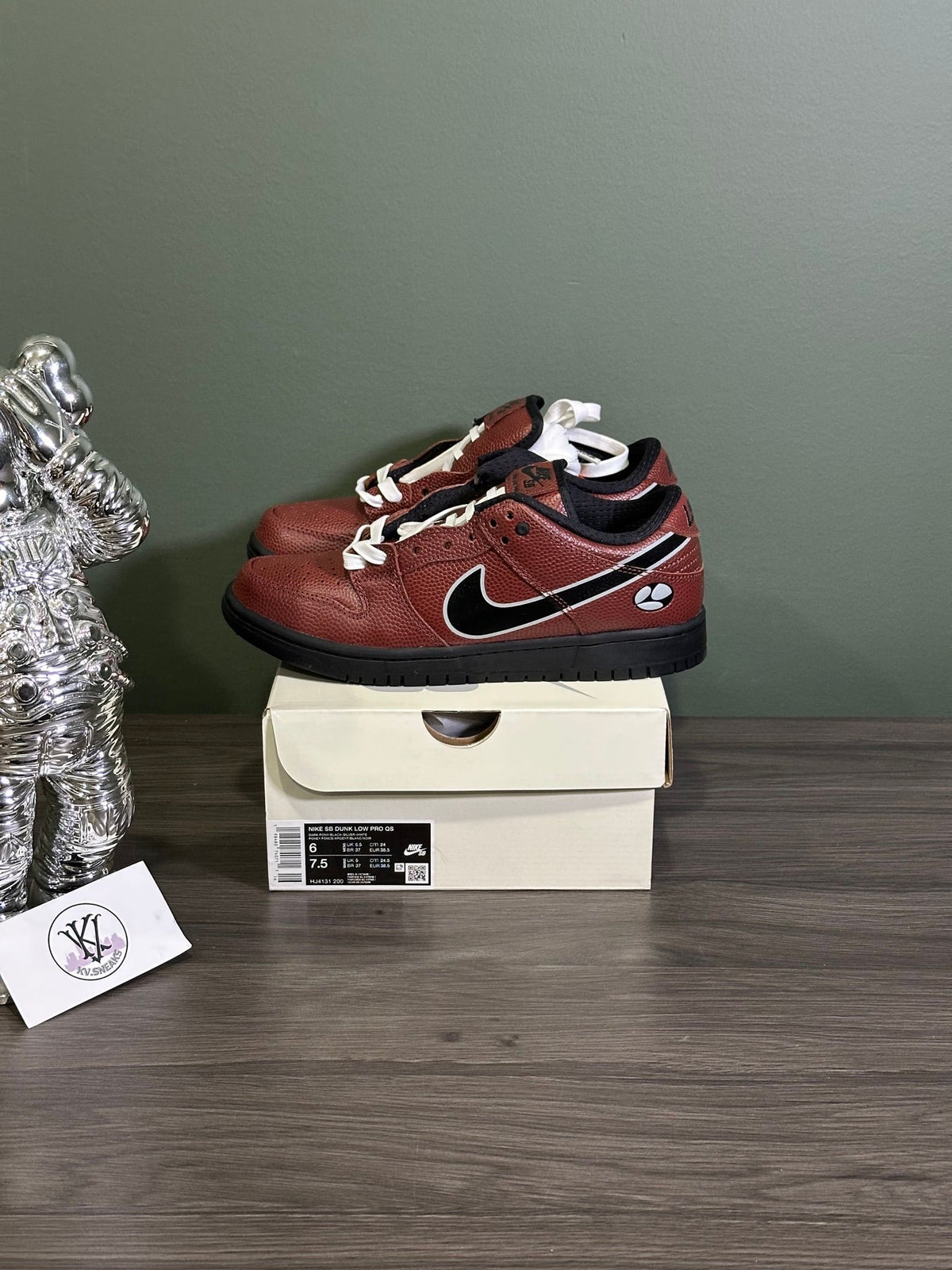 Nike SB Dunk Low Limosine Skateboards