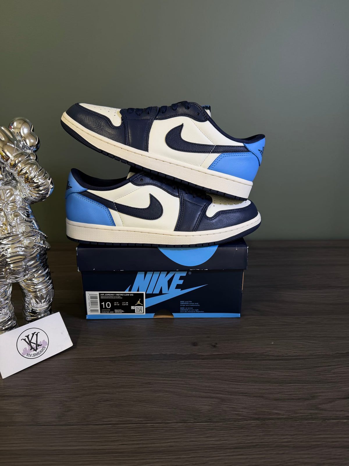 Jordan 1 Low OG Obsidian UNC