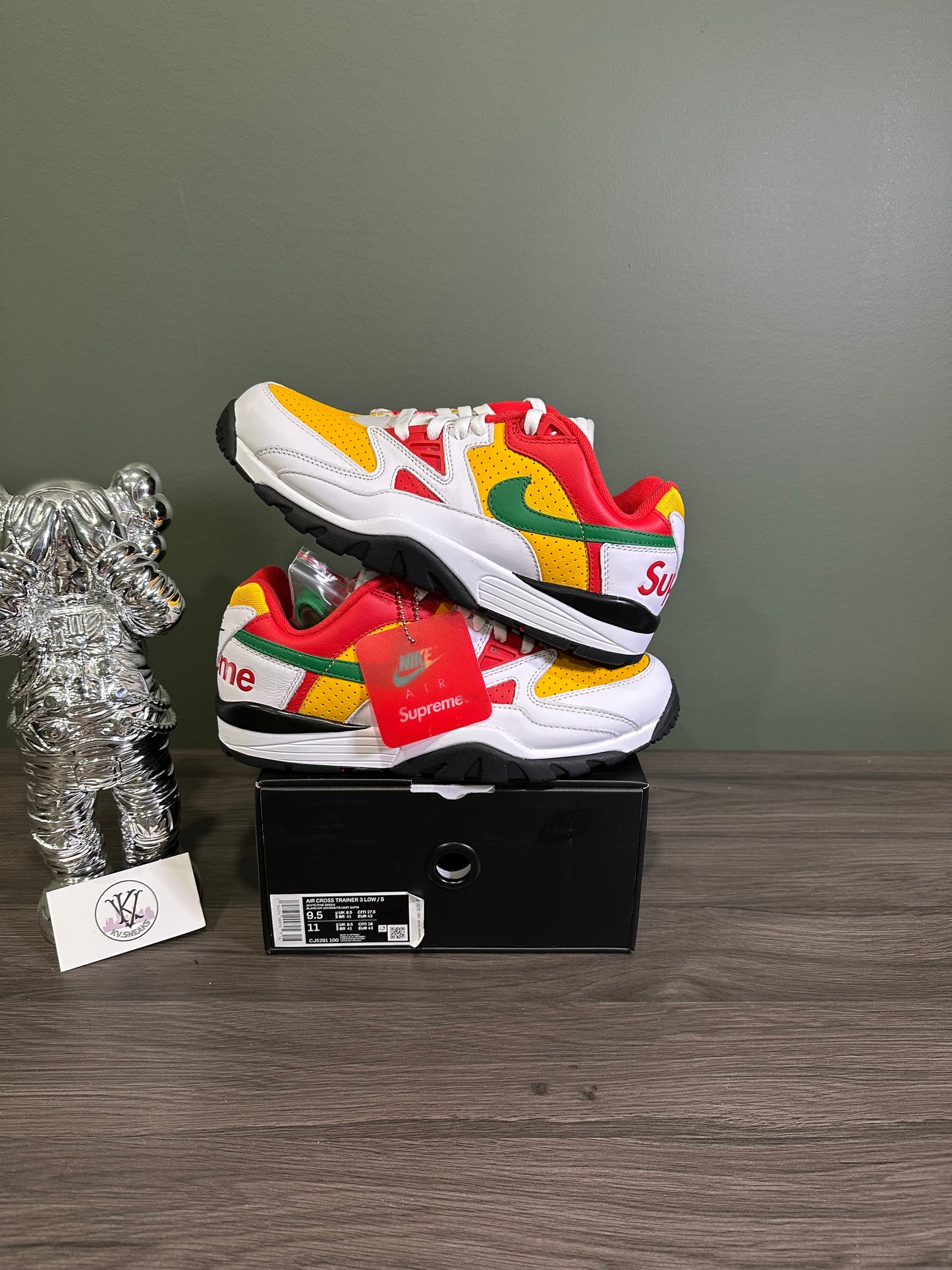 Nike Cross Trainer Low Supreme White Yellow Red