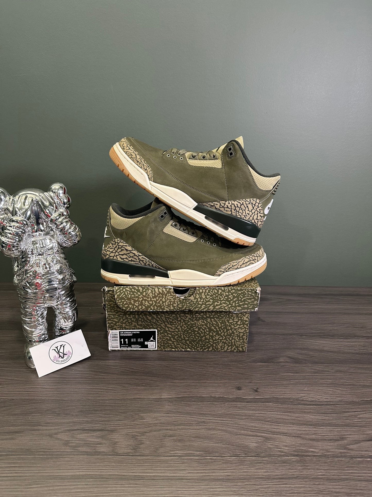 Jordan 3 Family Affair