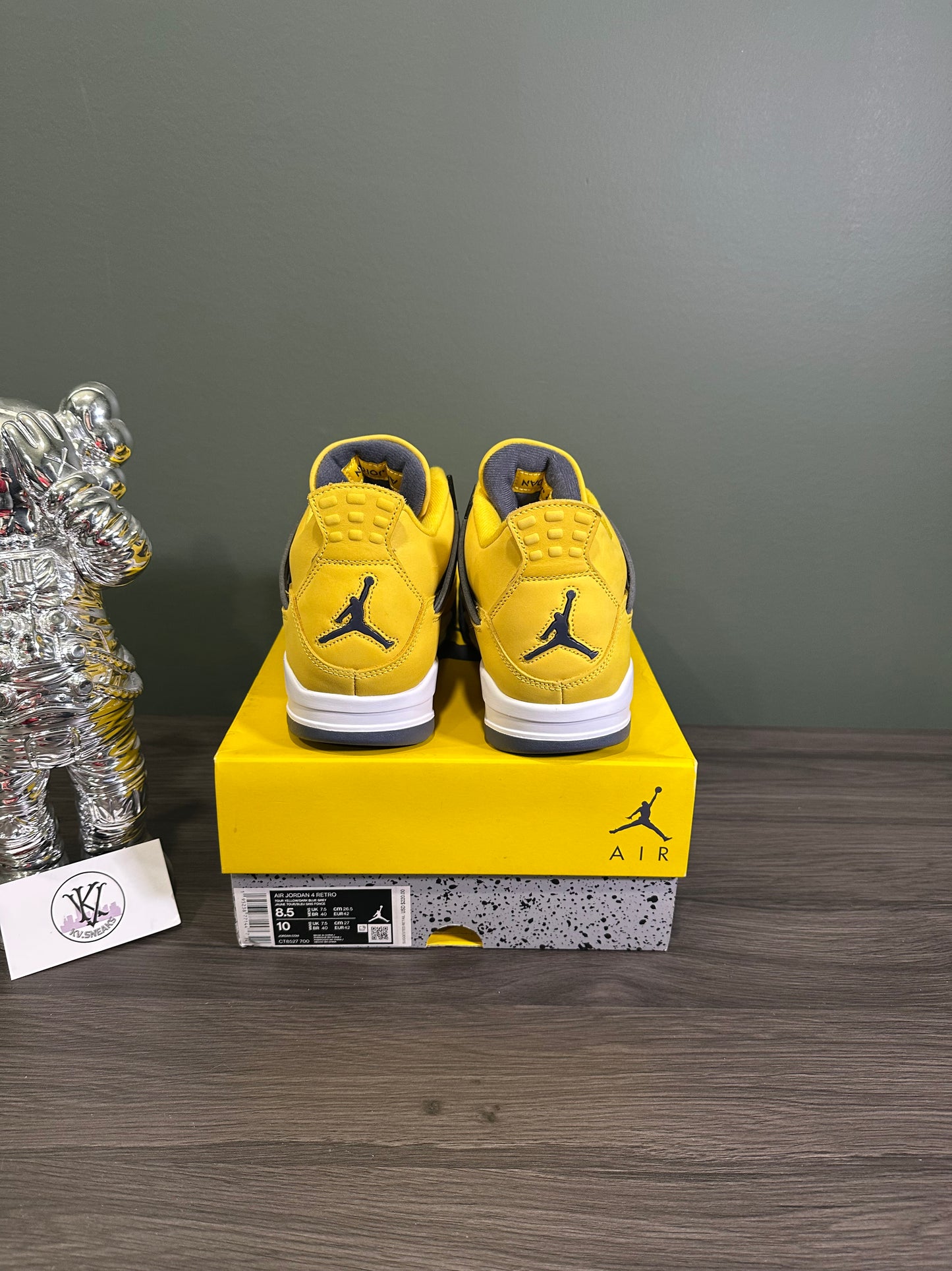 Jordan 4 Lightning