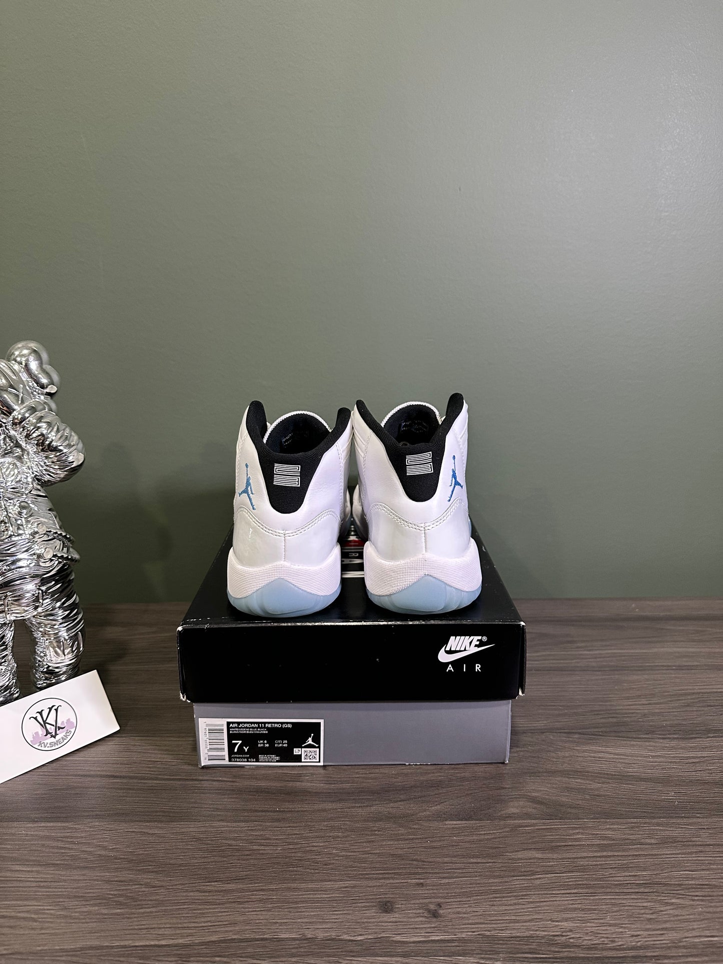 Jordan 11 Legend Blue 2024