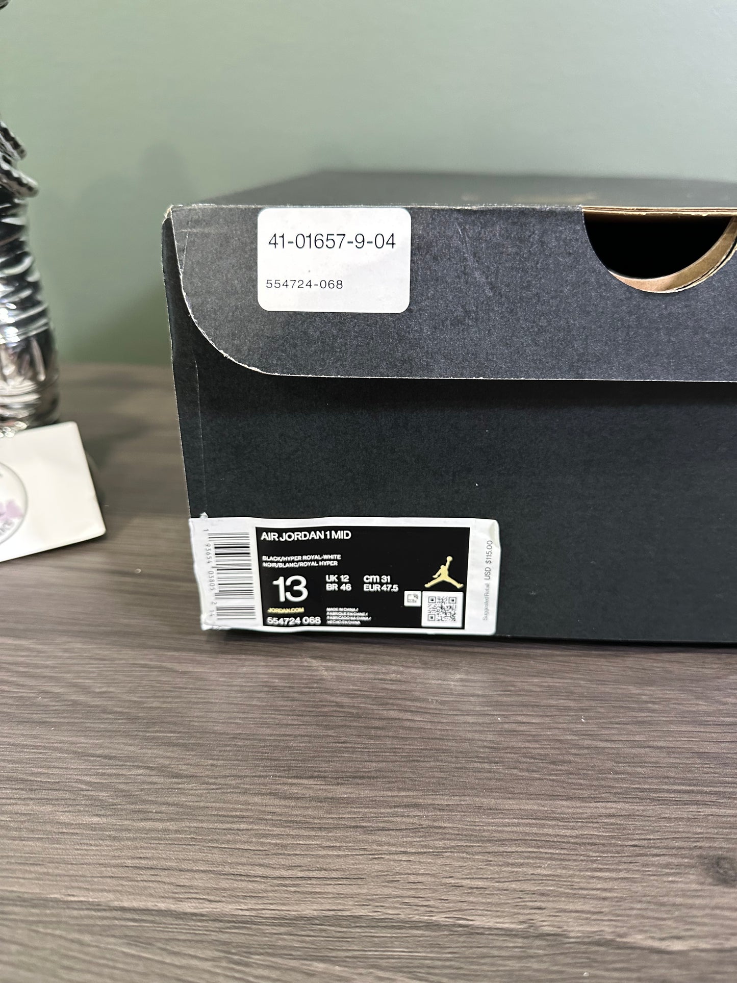Jordan 1 Mid Royal 2020