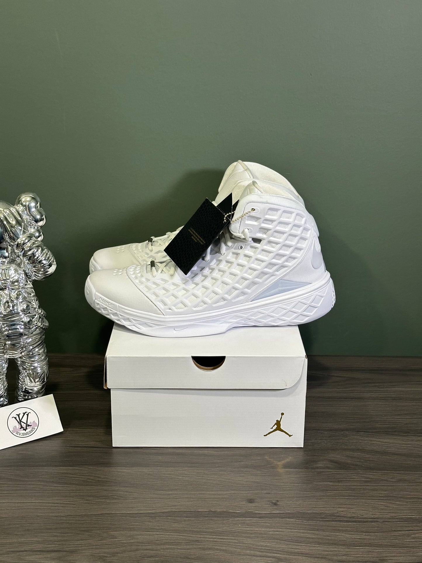 Kobe 3 Halo