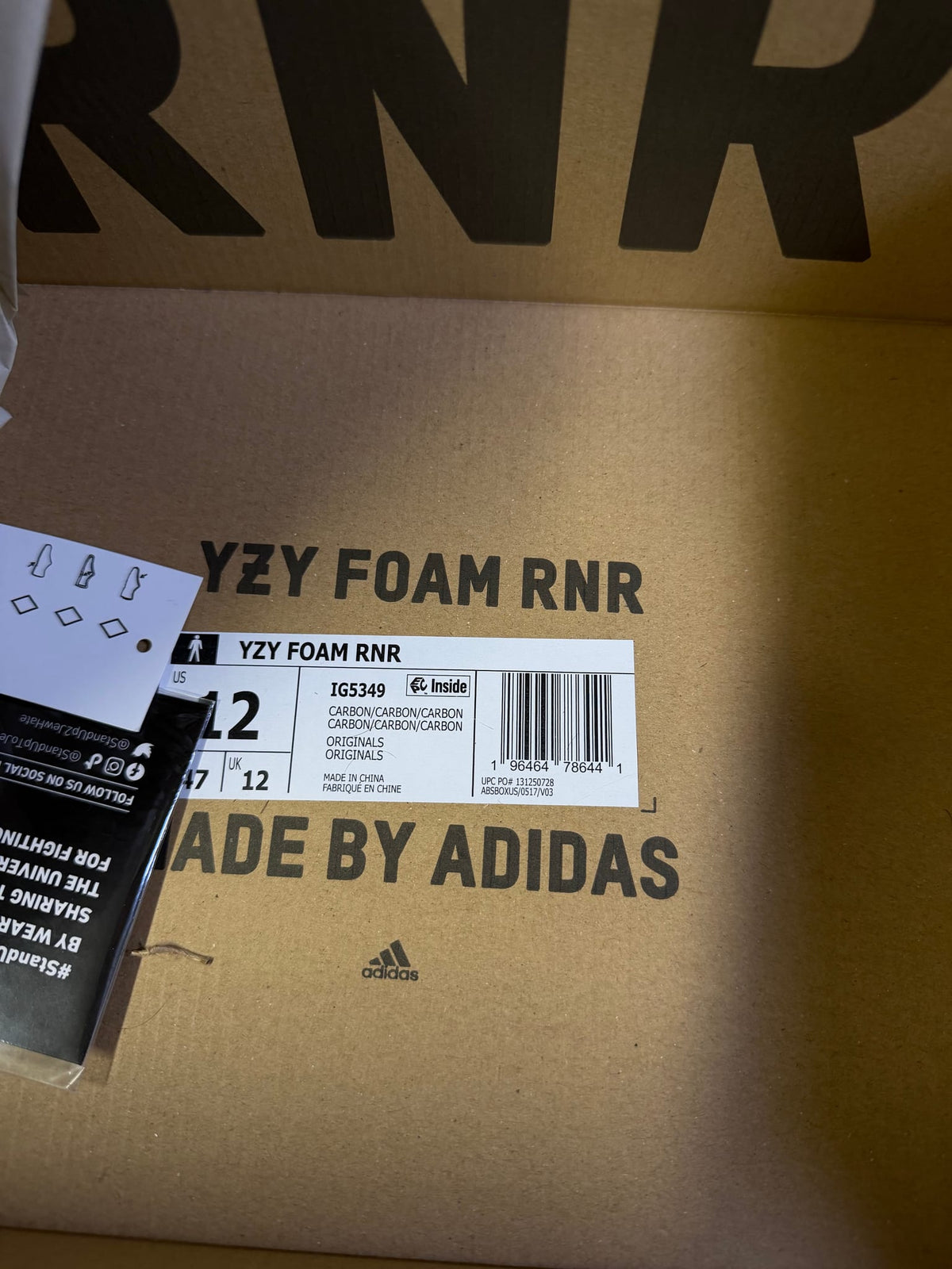 adidas Yeezy Foam RNR Carbon