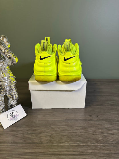 Nike Air Foamposite Pro Volt (2021)