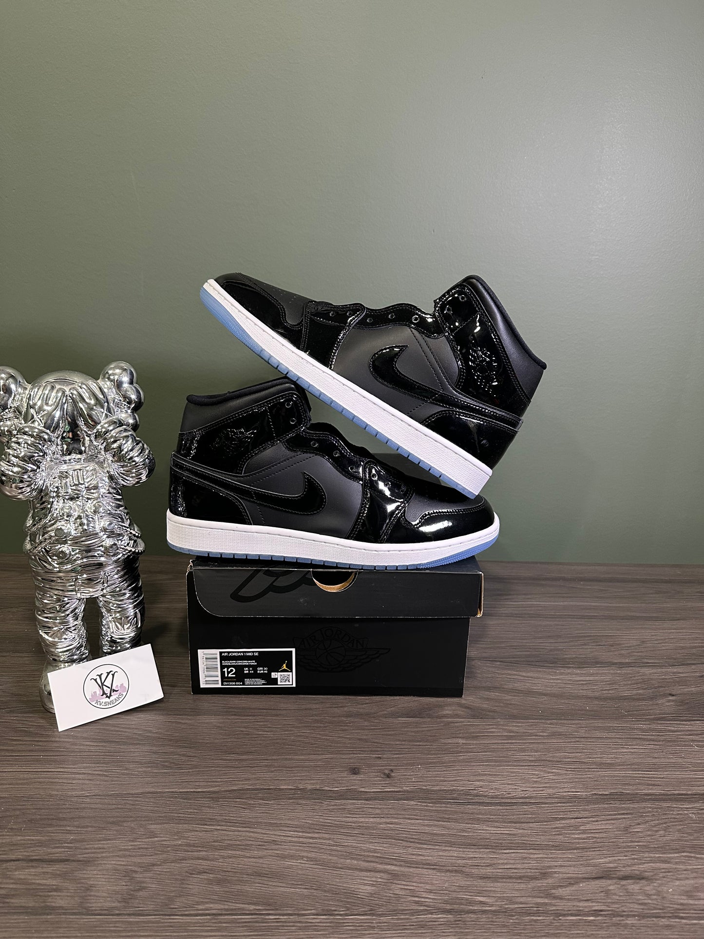 Jordan 1 Mid SE Space Jam