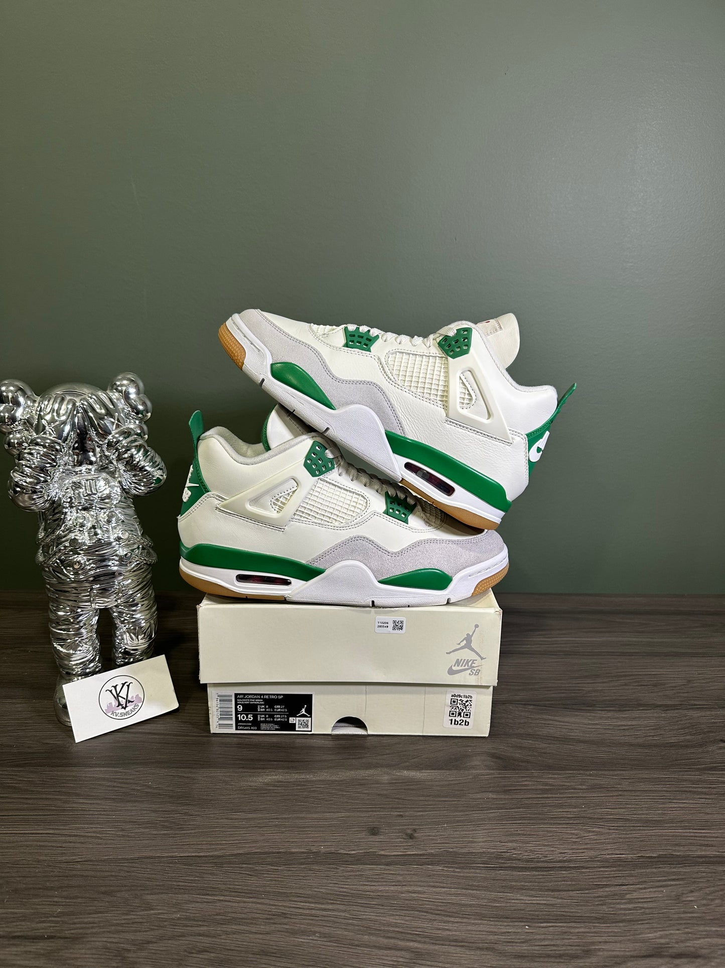 Jordan 4 SB Pine Green