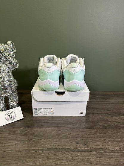 Jordan 11 Low Igloo