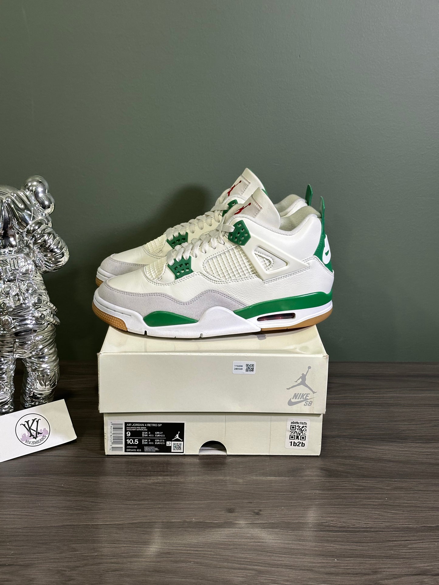 Jordan 4 SB Pine Green
