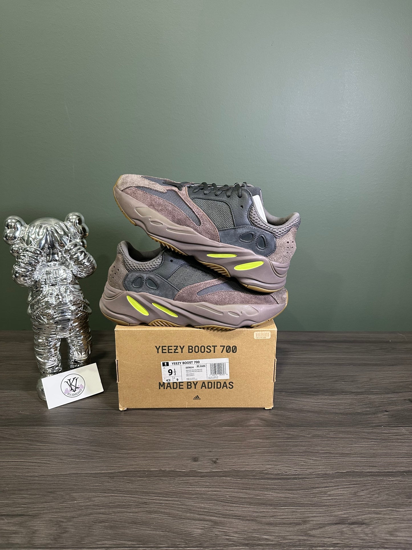 Yeezy 700 Mauve