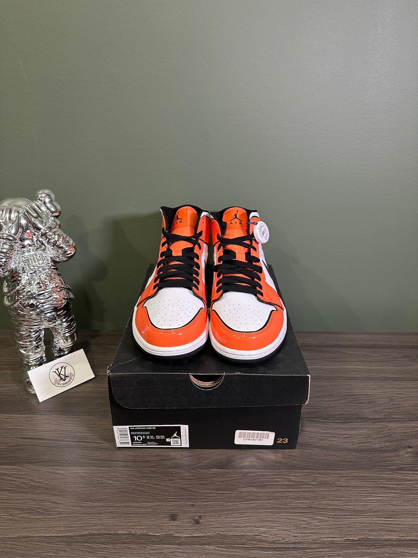 Jordan 1 Mid SE Turf Orange