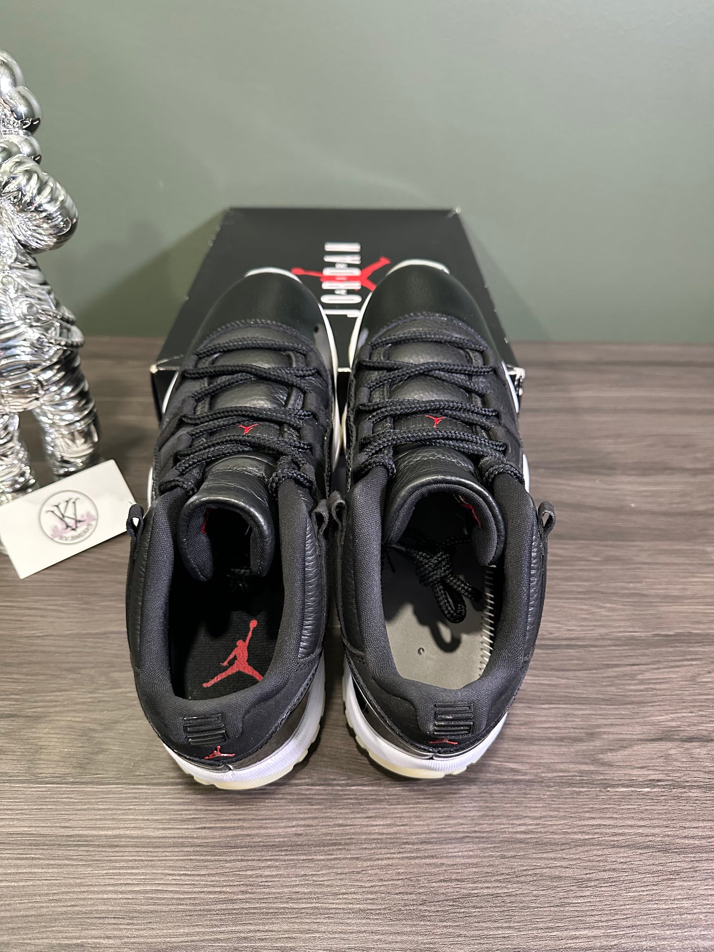 Jordan 11 Low 72-10
