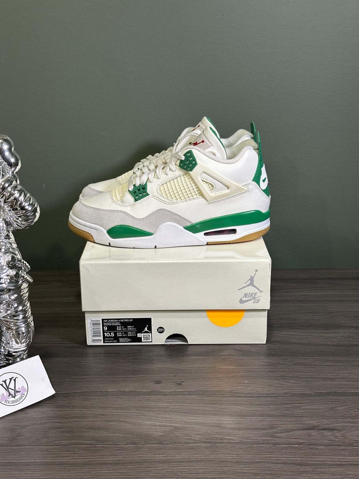 Jordan 4 Retro SB Pine Green
