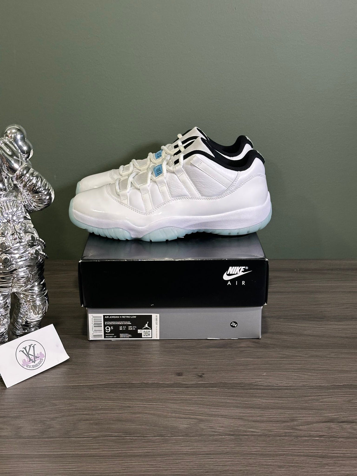 Jordan 11 Retro Low Legend Blue