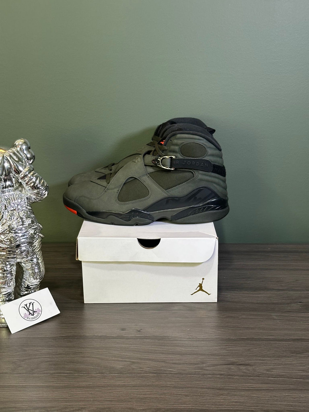 Jordan 8 Retro Take Flight Undefeated