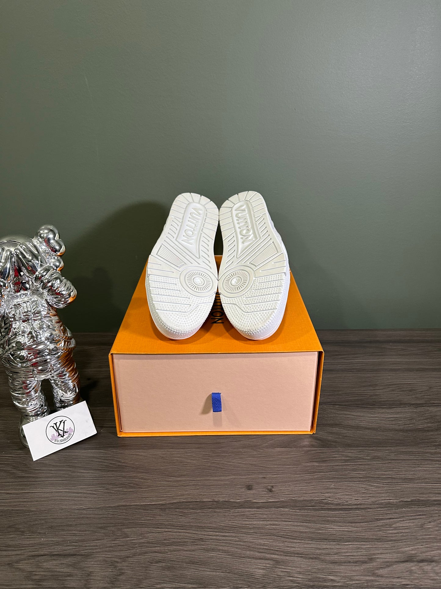 Louis Vuitton Trainer White Monochrome