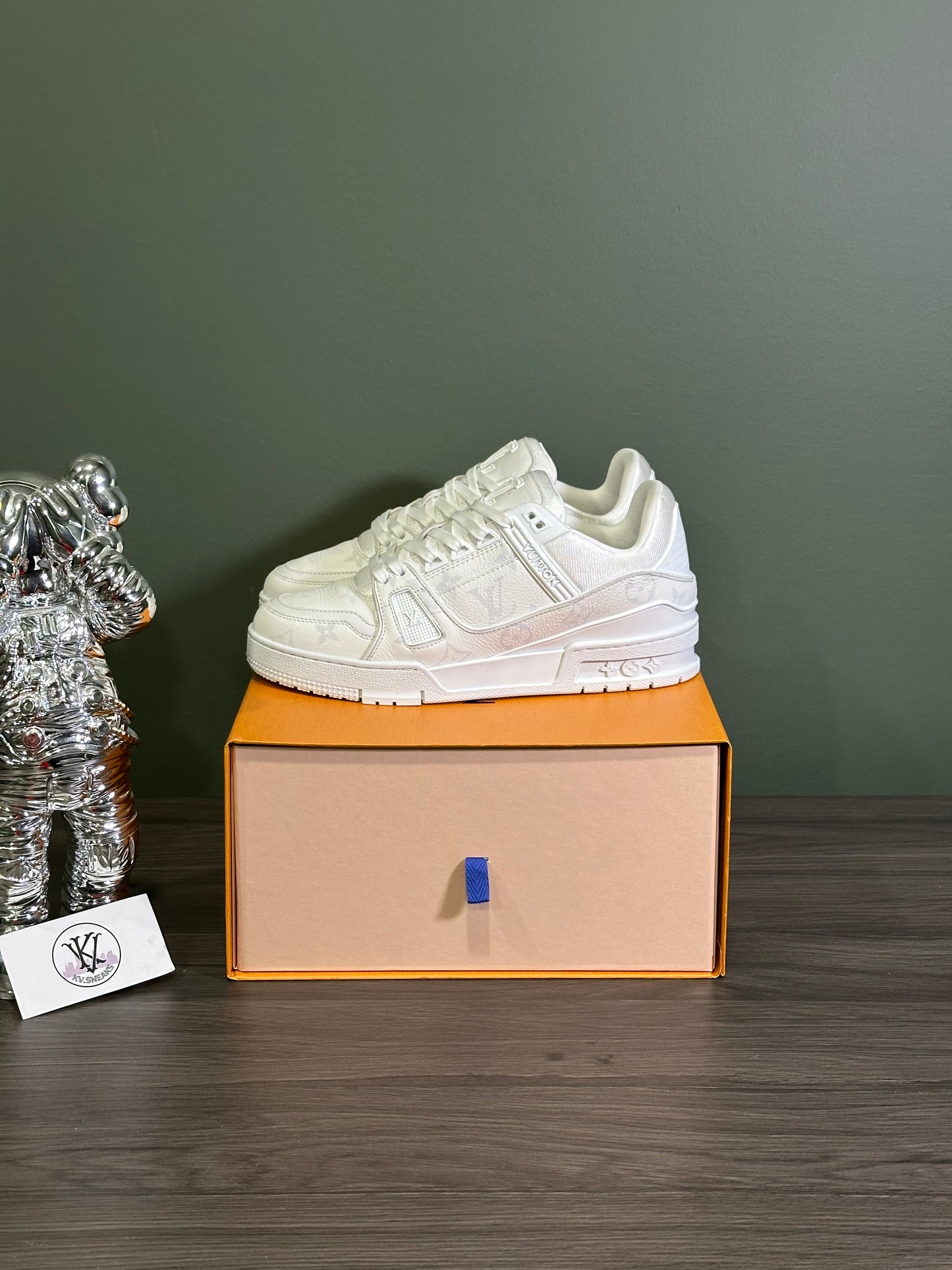 Louis Vuitton Trainer White Monochrome