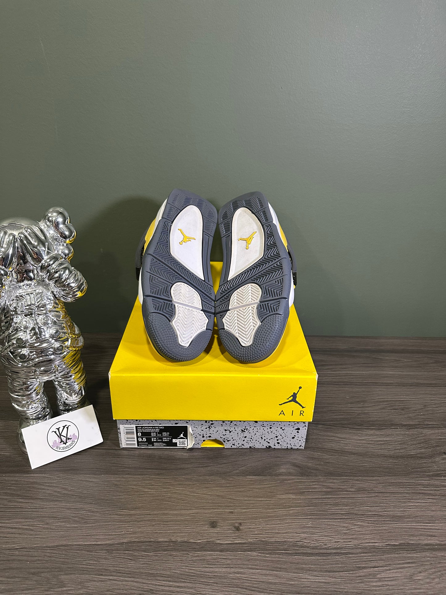 Jordan 4 Lightning