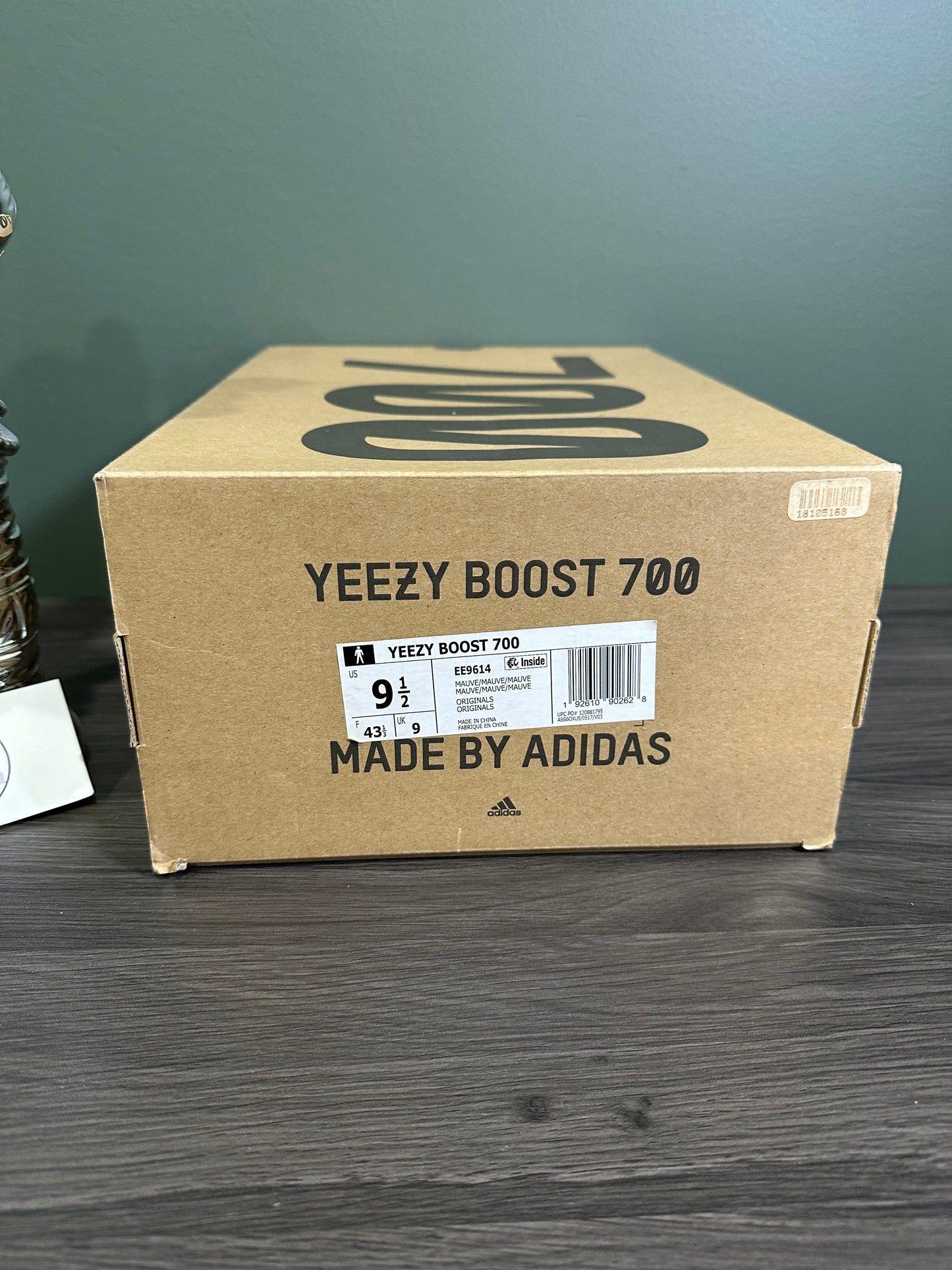 Yeezy 700 Mauve