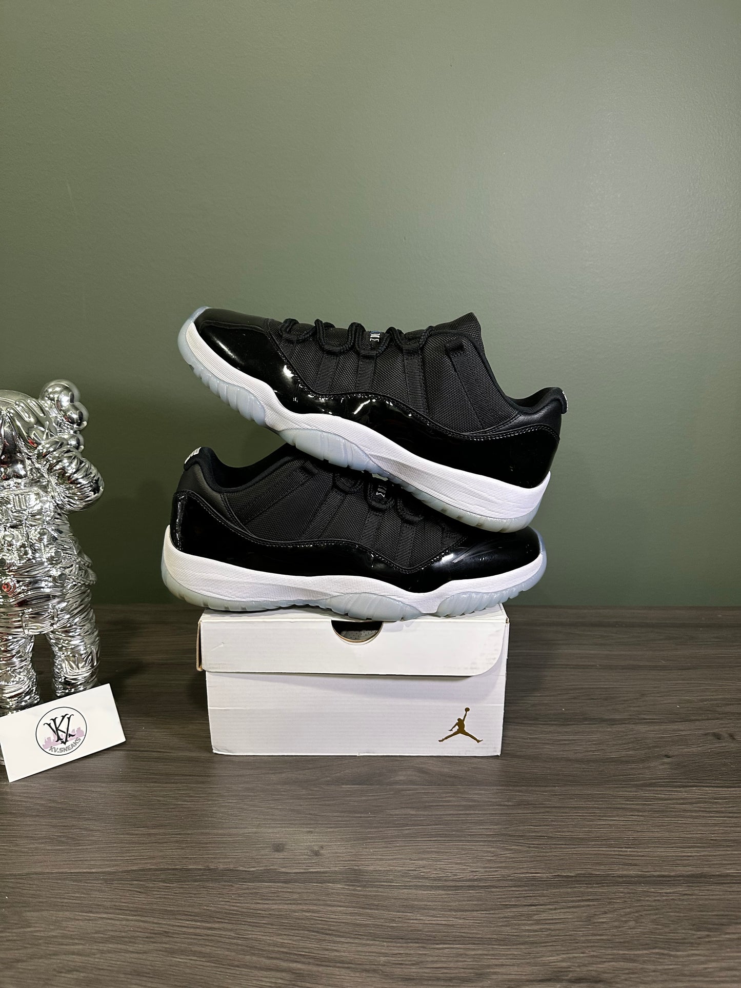 Jordan 11 Low Space Jam