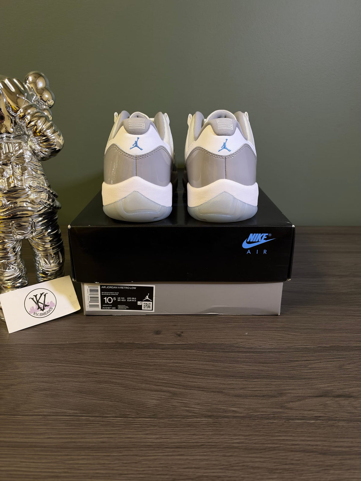 Jordan 11 Retro Low Cement Grey