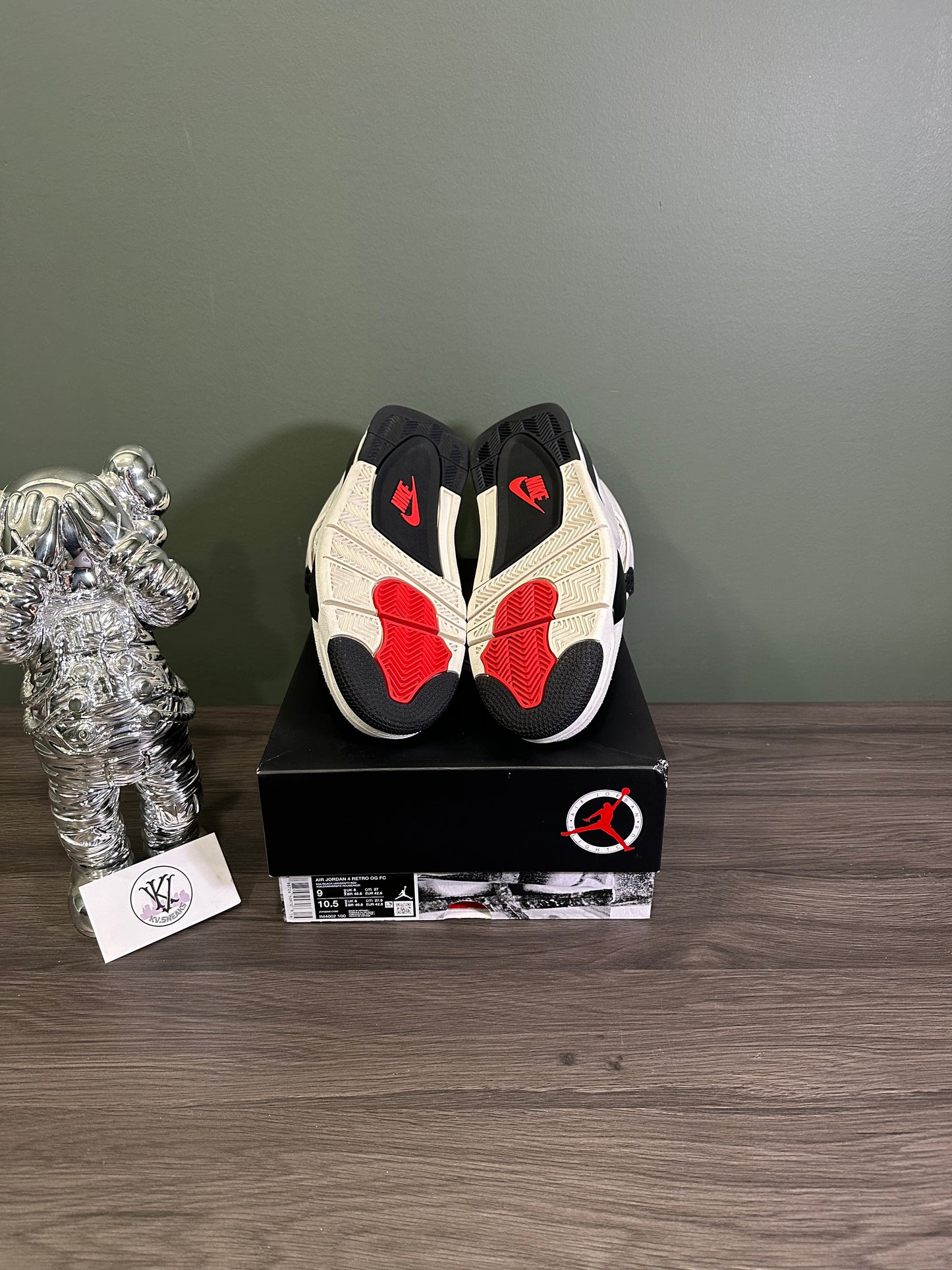 Jordan 4 Flight Club