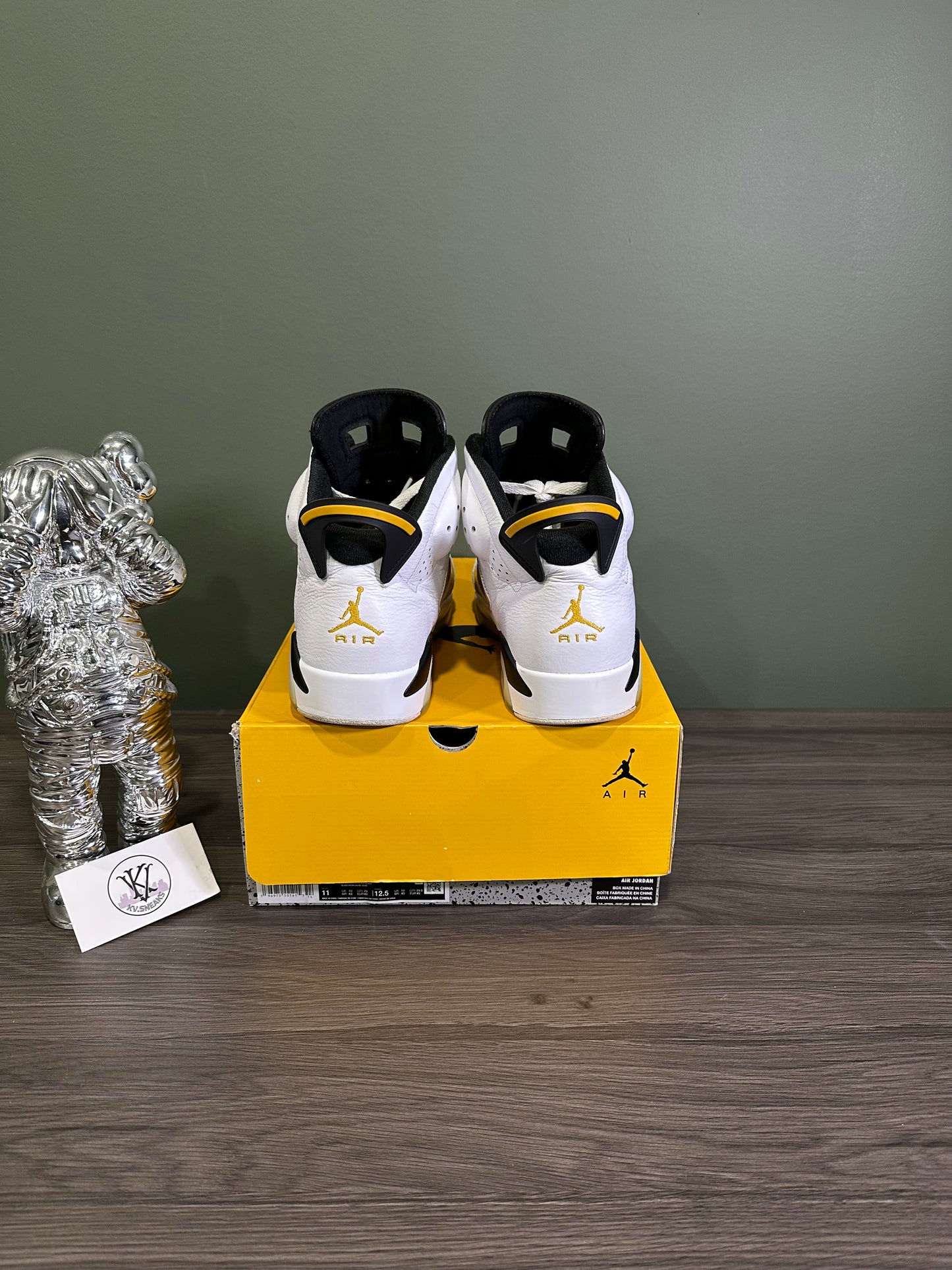 Jordan 6 Yellow Ochre