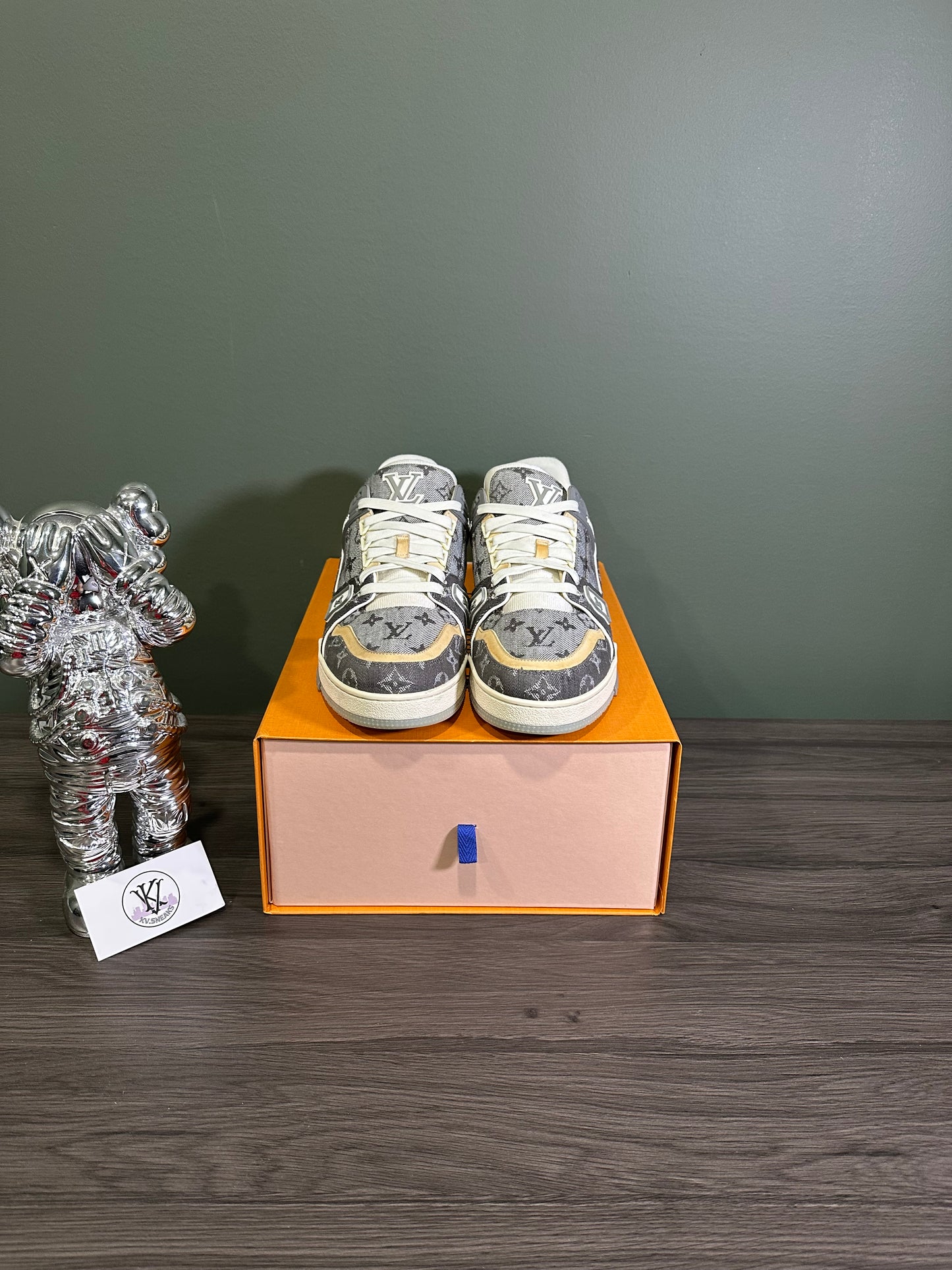 Louis Vuitton Trainer Grey White Monogram