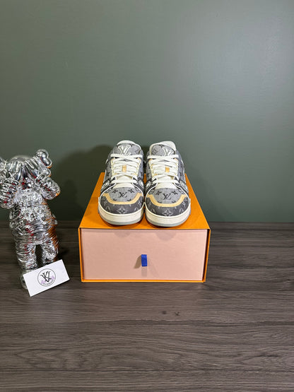 Louis Vuitton Trainer Grey White Monogram