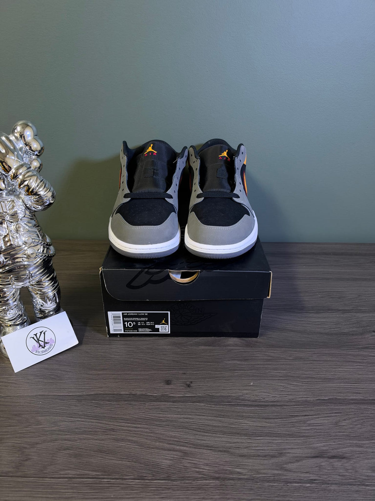 Jordan 1 Low SE Light Graphite Vivid Orange