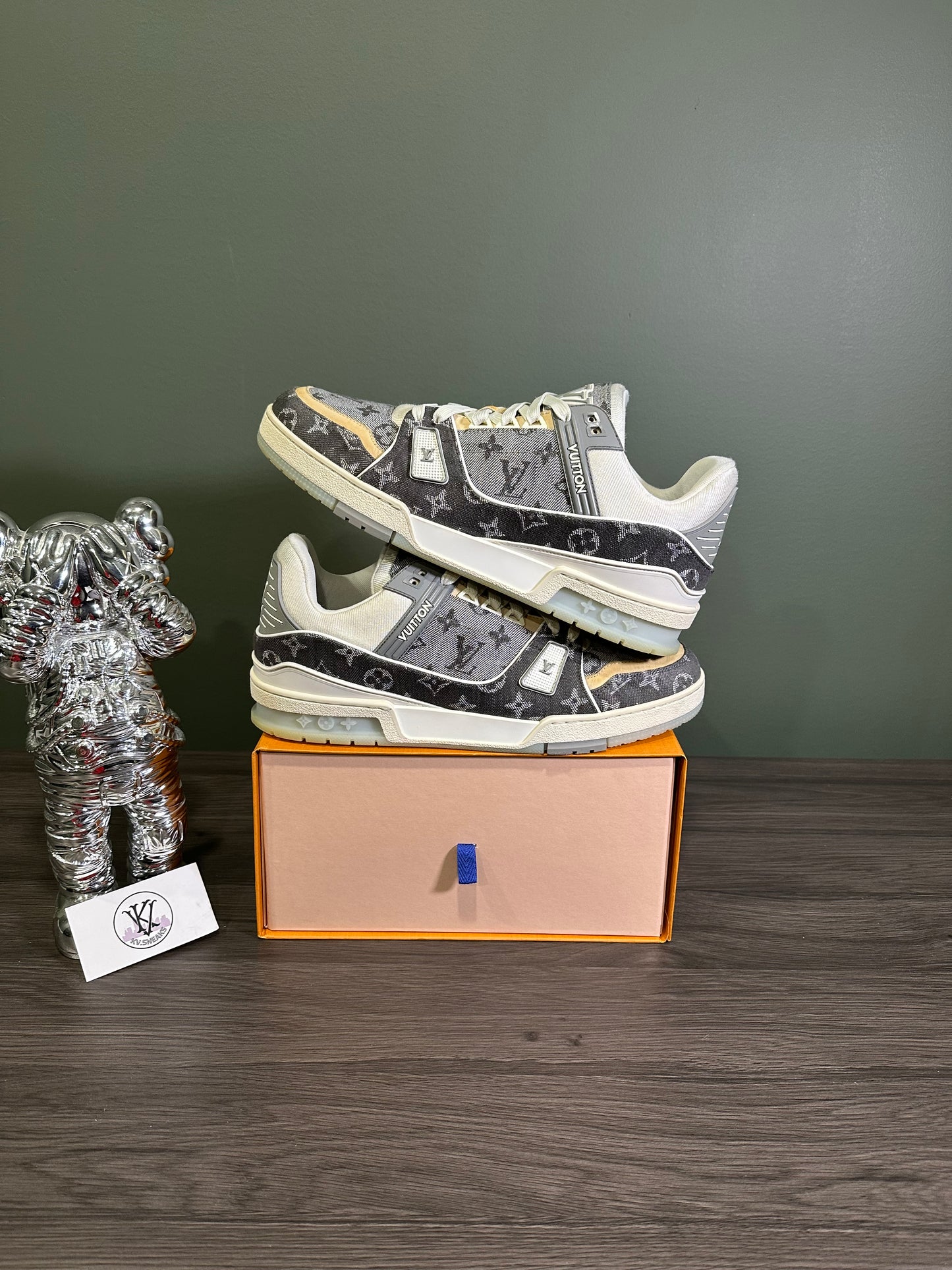 Louis Vuitton Trainer Grey White Monogram