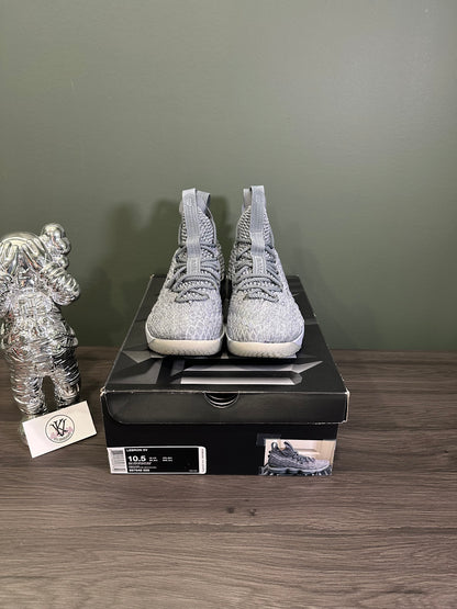 LeBron 15 City Series