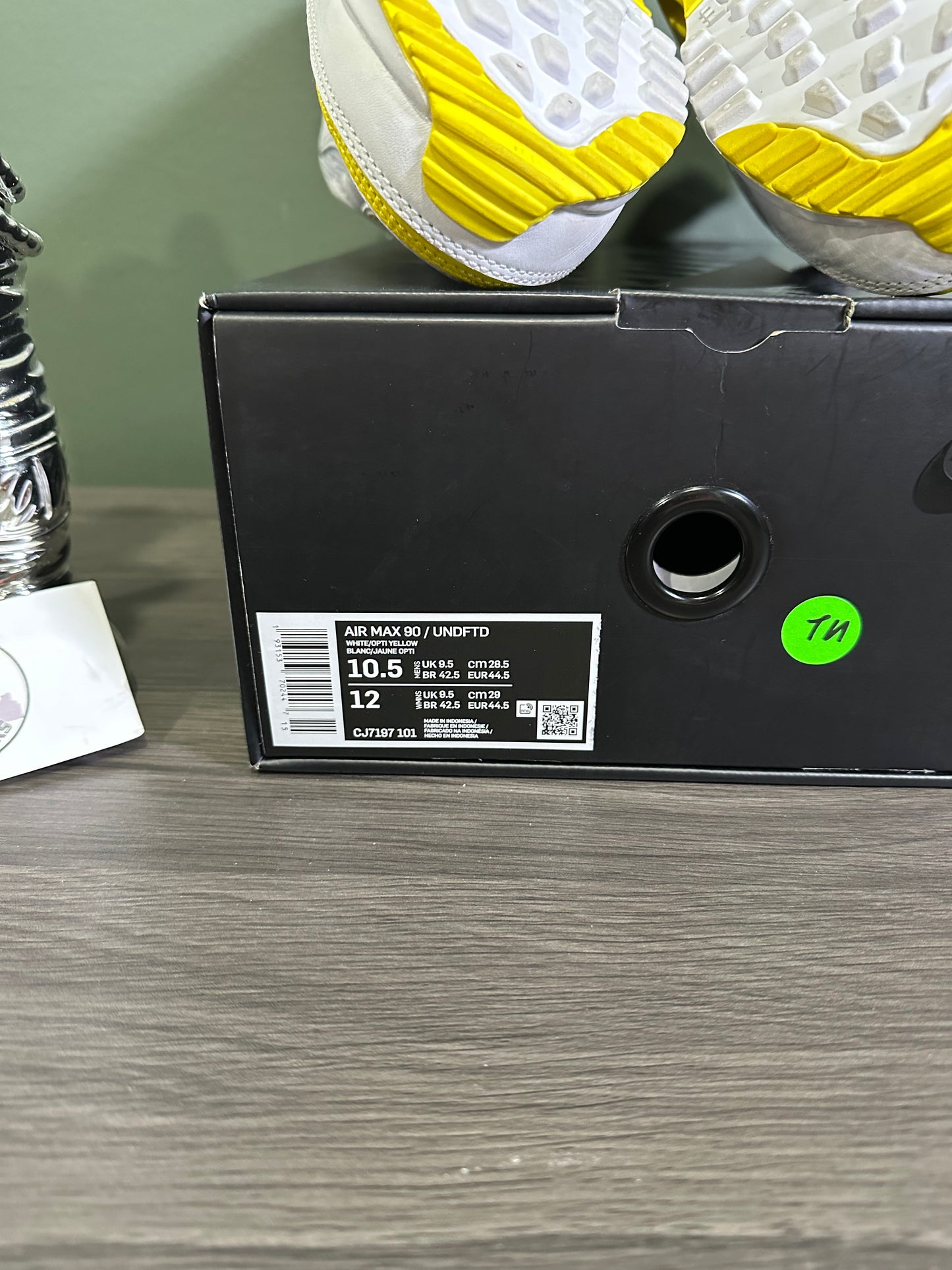 Air Max 90 Undefeated White Optic Yellow