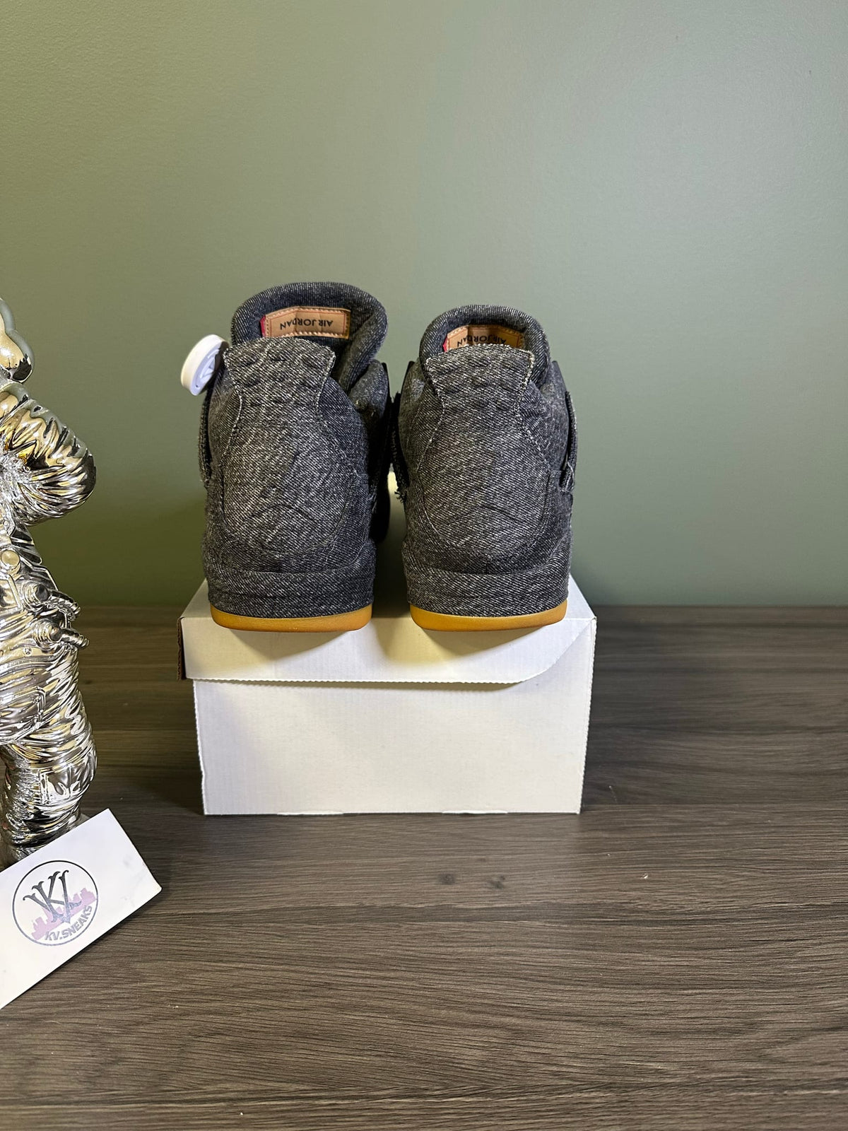 Jordan 4 Retro Levi's Black (Levi's Tag)