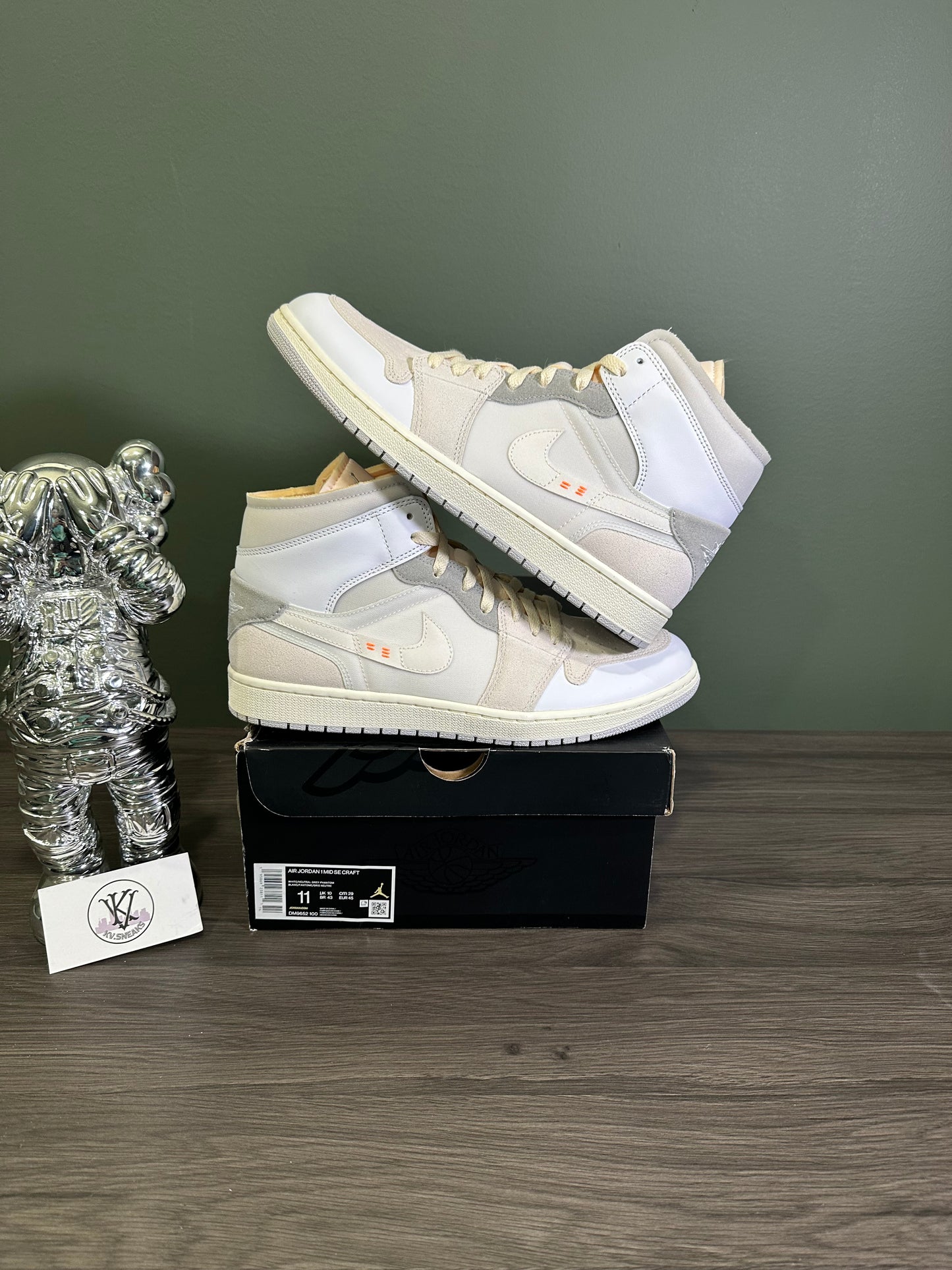 Jordan 1 Mid Craft Inside Out White Grey